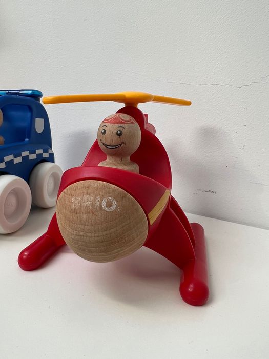 Set jucării mașinuțe Brio (ambulanța, politie, pompieri, etc)