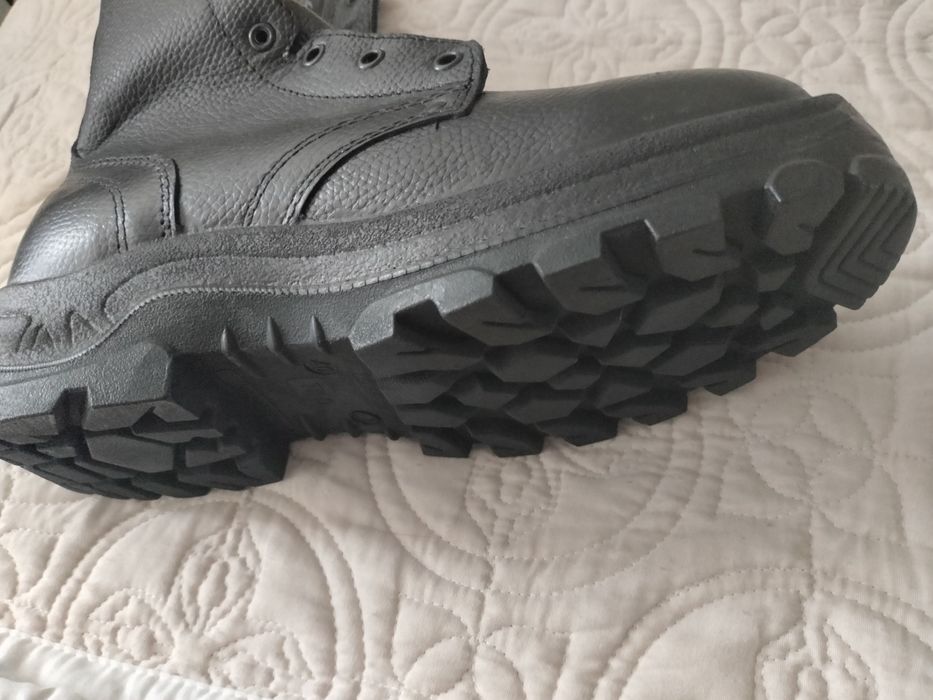 Берцы черные новые