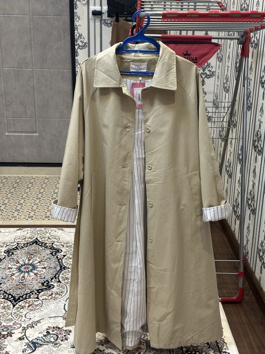 Продается женский плащ