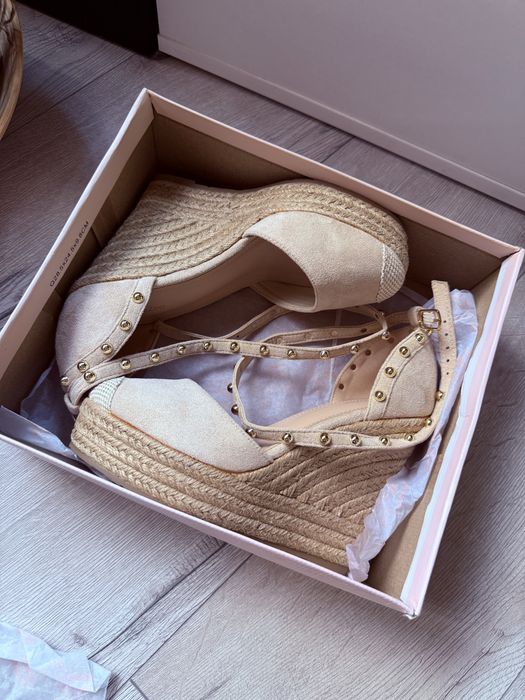 Летни сандали Deezee на платформа