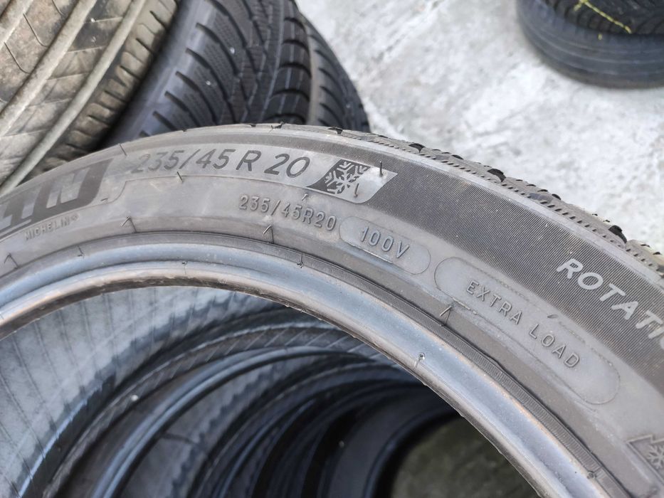 4бр Зимни гуми 235 45 20 - Michelin