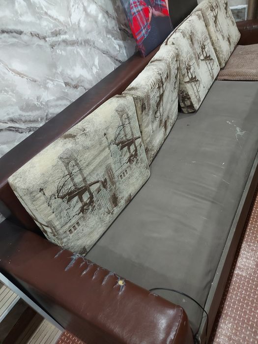 Отдам бесплатно угловой диван!