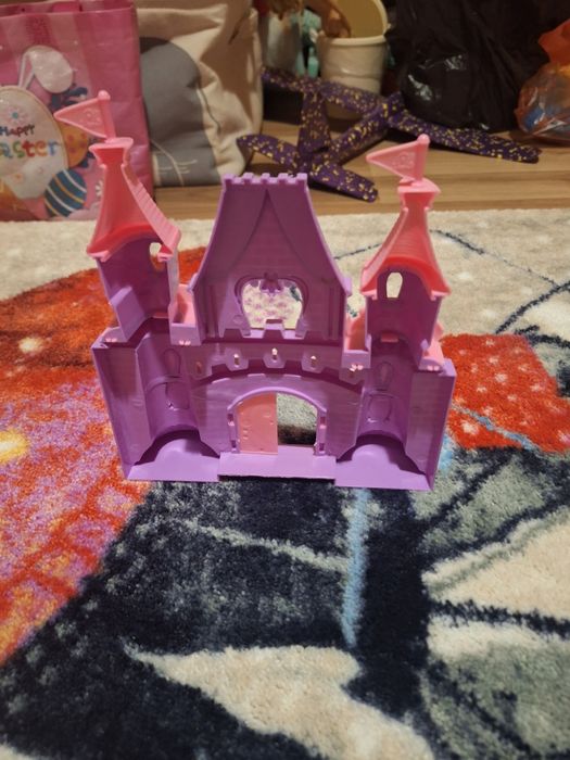 Малък замък с аксесоари