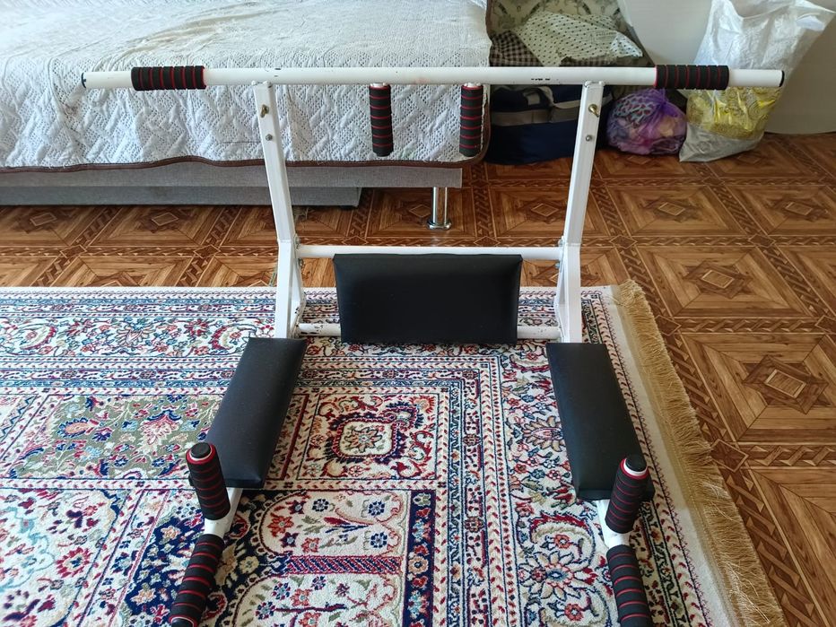 Спортивный тренажёр, турник