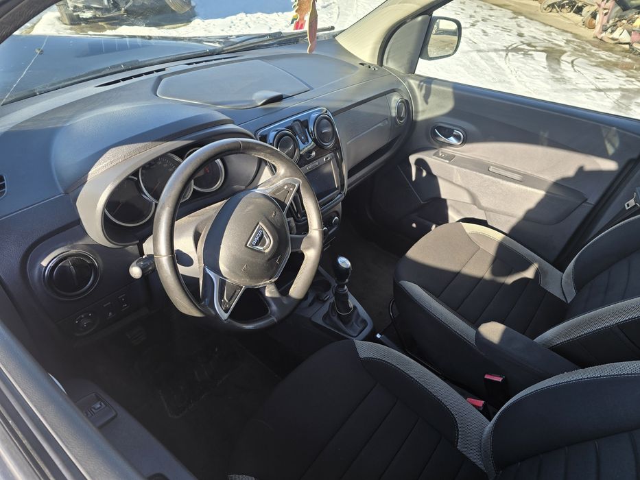 Dacia Lodgy 04/2020 Stepway 1.5 Blue DCI 7 locuri  pilot clima Avariat