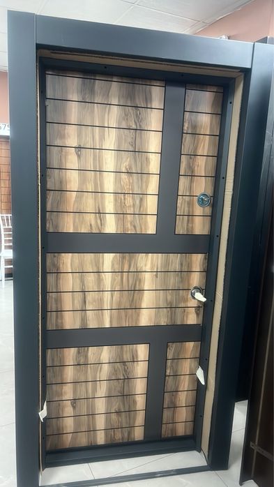 Блиндирани врати мн голям избор експресна доставка