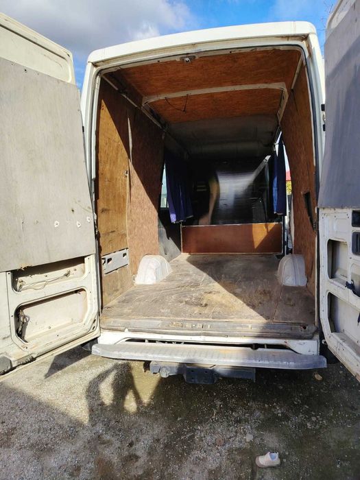 Vand Iveco 35S13SV Daily 2002 3,5T Piese Negociabil