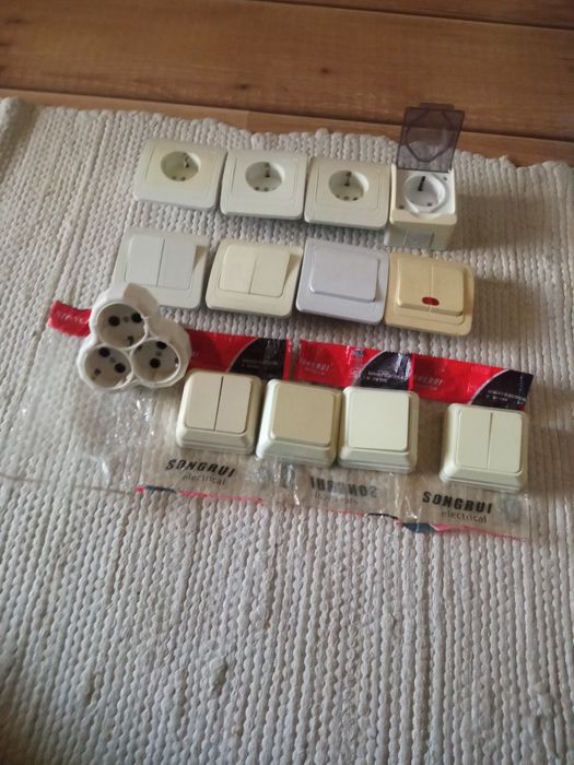 Vând lot 12 prize și întrerupătoare electrice