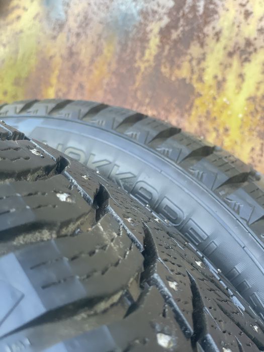 Продам зимние шины Nokian