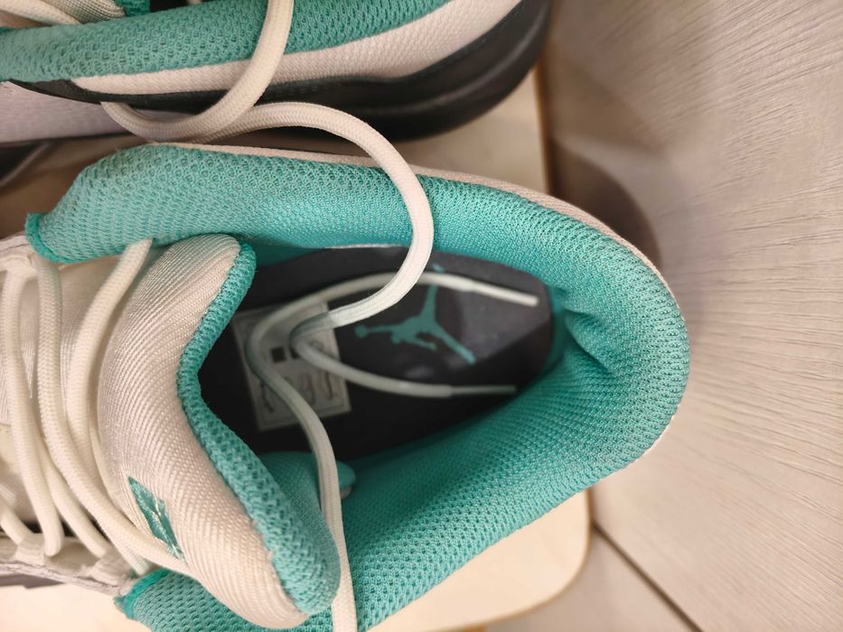 кроссовки Air Jordan max aura