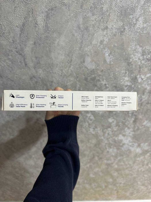 Повербанк на солнечных батареях Promate