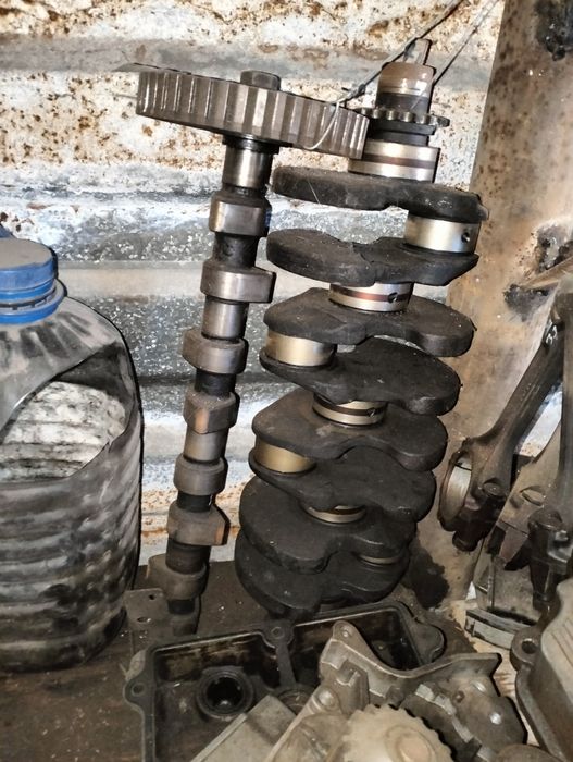 Коленвал и распредвал Ауди 80 б3 1.6 обьём