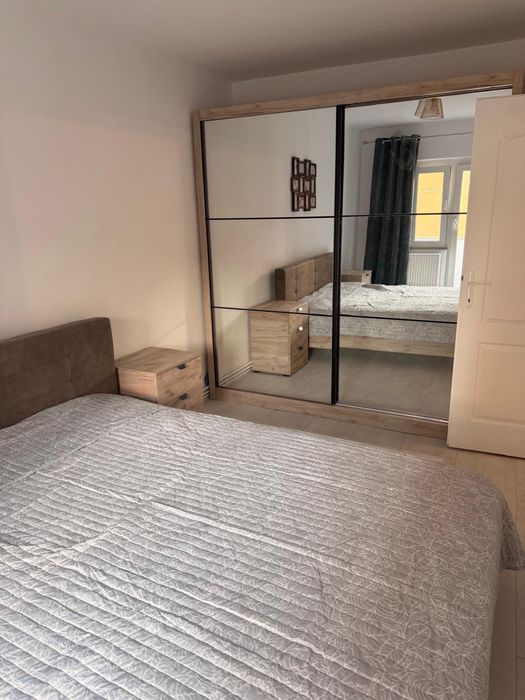 Apartament Central (Piata Mica), 3 camere decomandate, 2 balcoane, centrala proprie, etaj 1