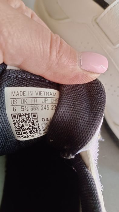 Кроссовки adidas ( три пары)