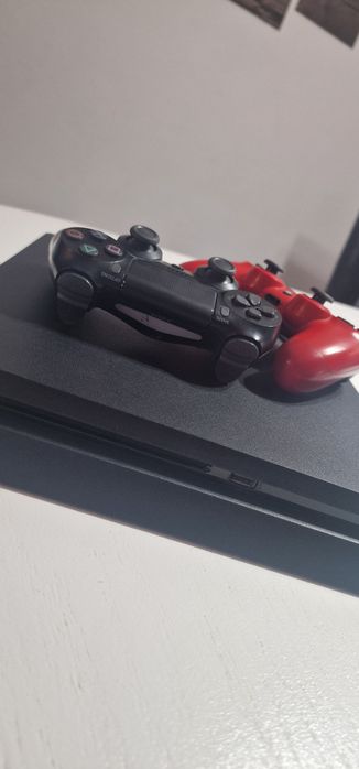 Vând PlayStation