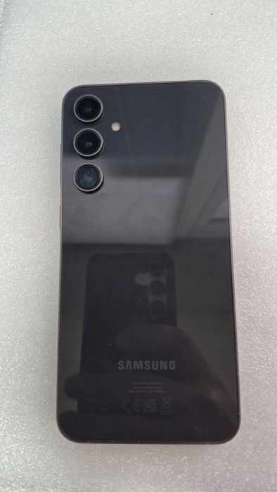 Самсунг S23 FE 256GB Използван със протектор 2 години и половина