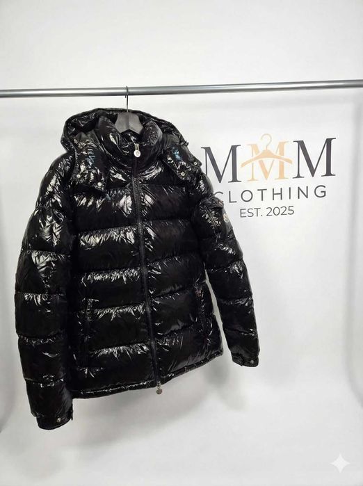 Geaca neagra barbateasca Moncl