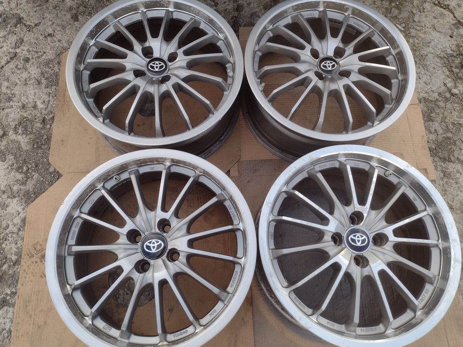 OZ WSW  17-4x100 ET40 7 j Toyota Yaris S