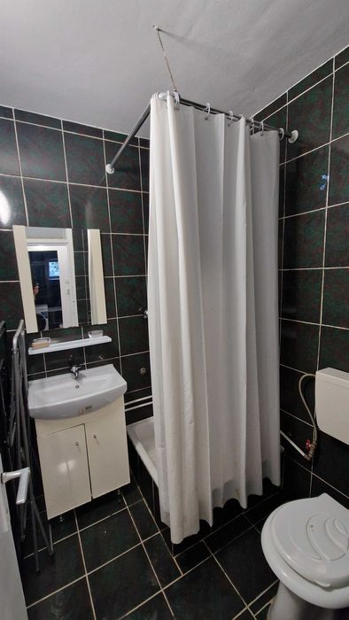 Dau închirie Apartament 4 camere mobilat parter ínalt zona Decebal Oradea