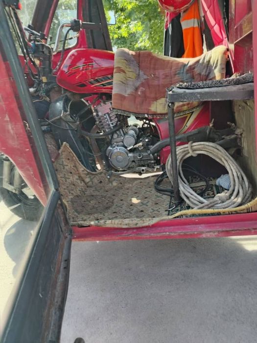 Moto sotiladi srochno