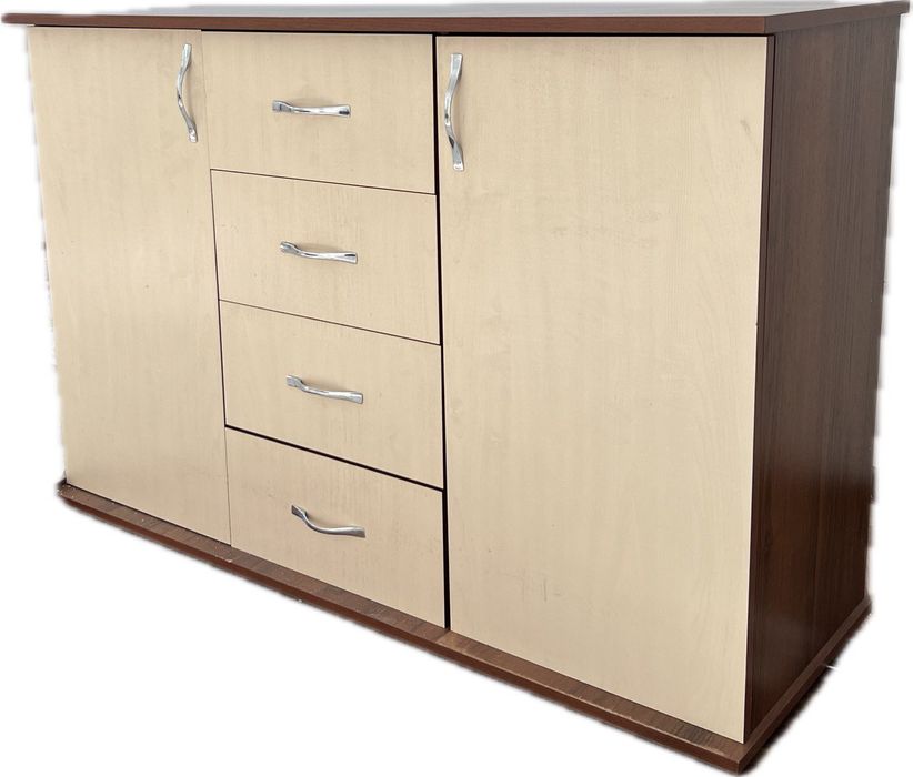 Шкафы, комод, стол со стульями