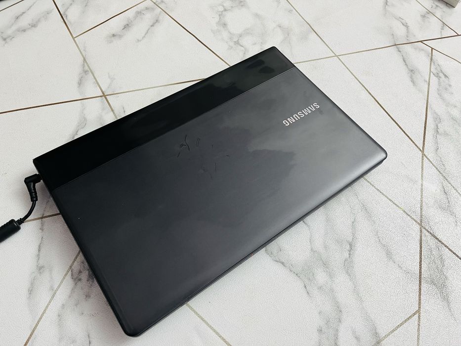 Ноутбук Samsung в хорошем состяонии