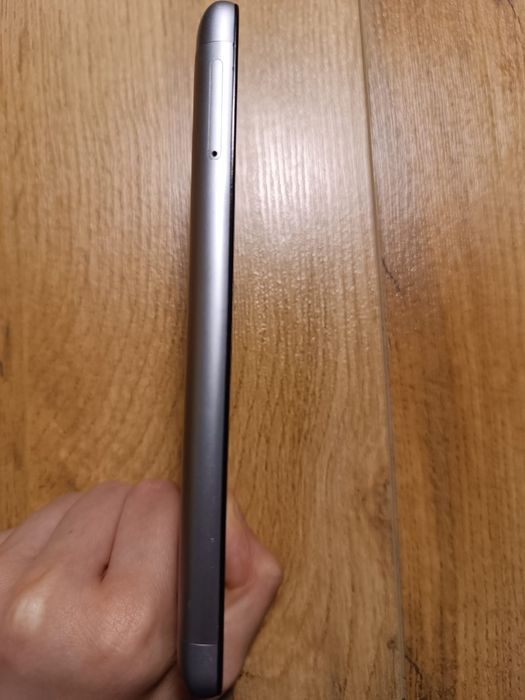 Продам телефон Xiaomi Redmi 3S