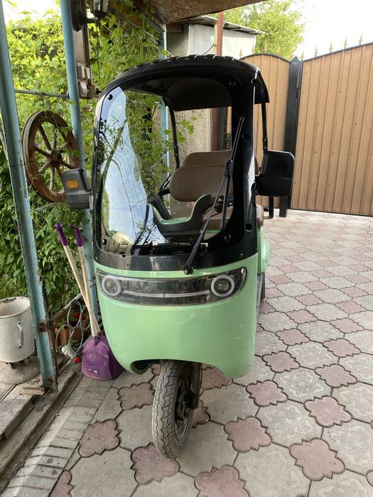 Продам трицикл с крышей