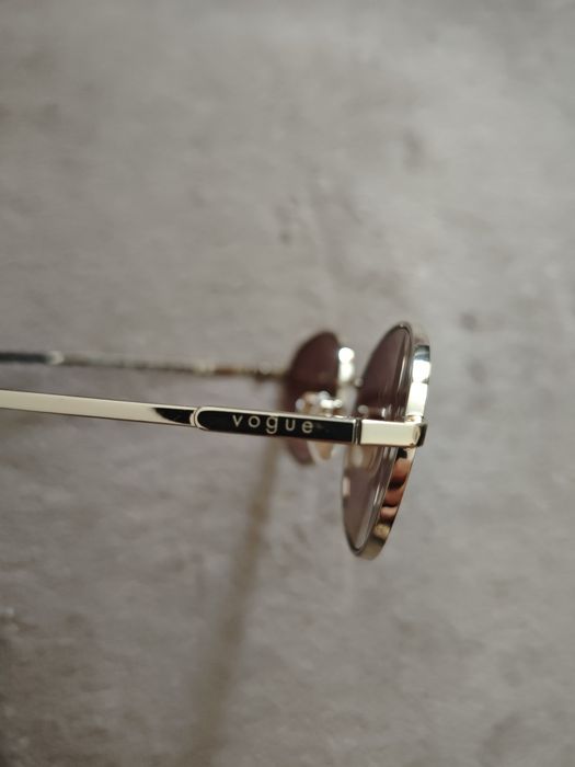 Чисто нови оригинални дамски слънчеви очила Vogue VO 4323-S