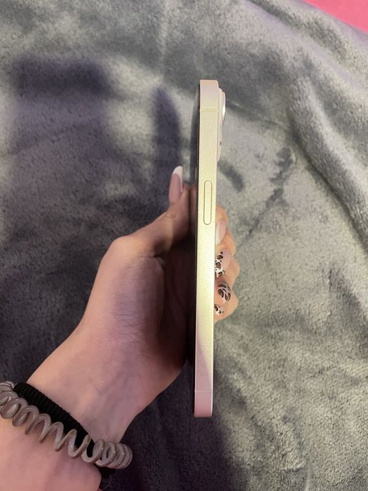 iPhone 14 starlight