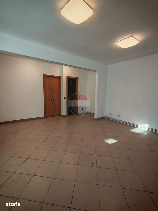Spațiu comercial de vânzare - 51 mp, vitrină stradală Calea Severinul