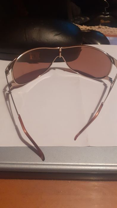 Слънчеви очила ESCADA.