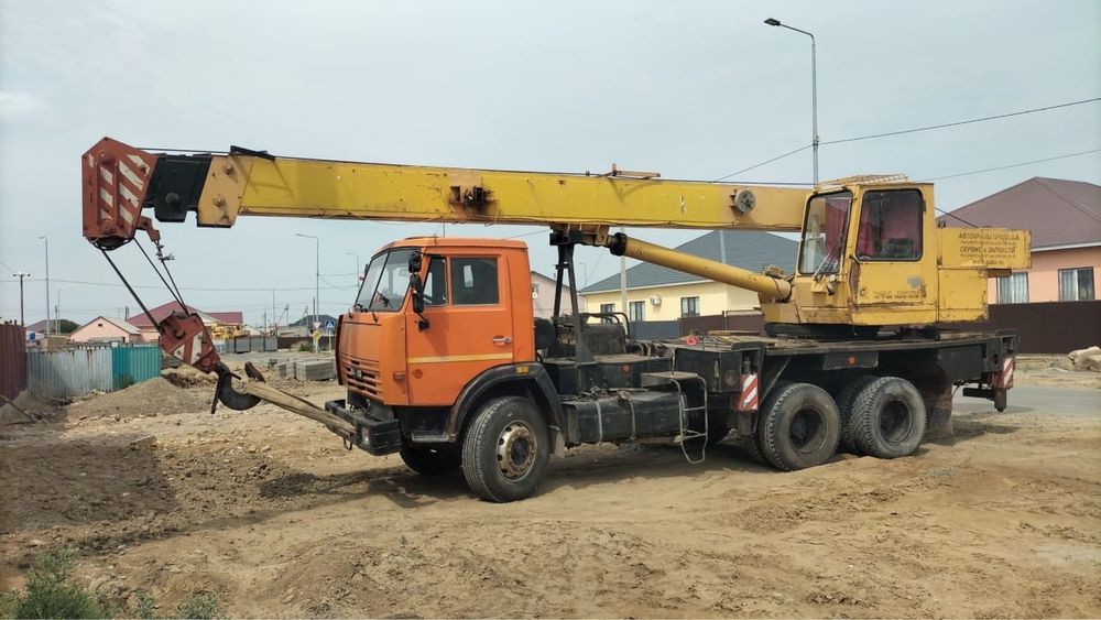 Продам автокран Галичанин 25 тонна