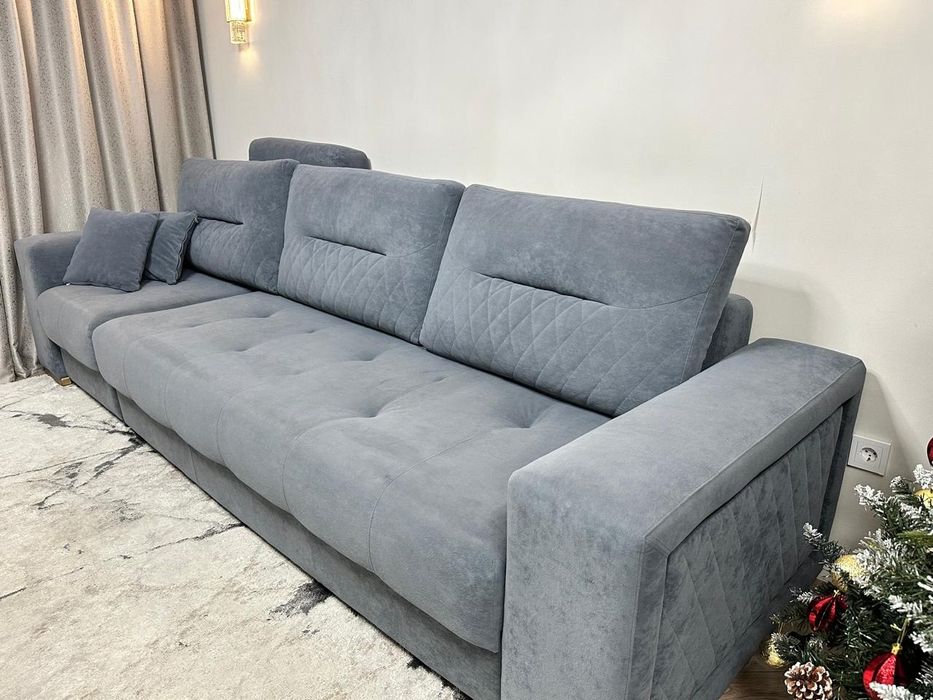 Трёхместный диван