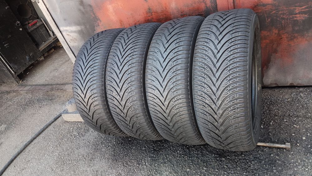 4бр. зимни гуми 205/55/16 Kleber Krisalh HP3 , 99€ за 4броя
dot22
