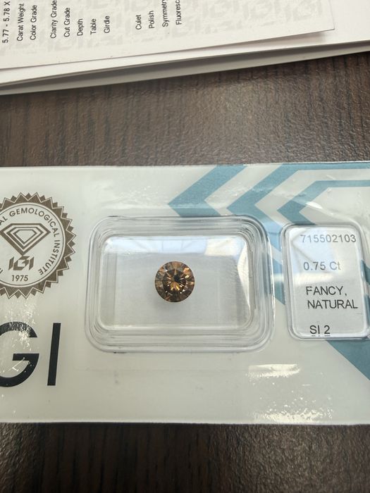 Диамант (естествен)