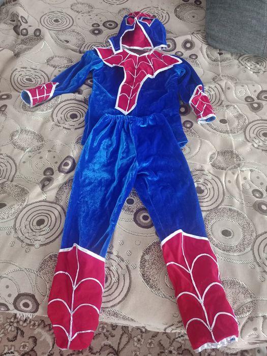 Костюм человека паука