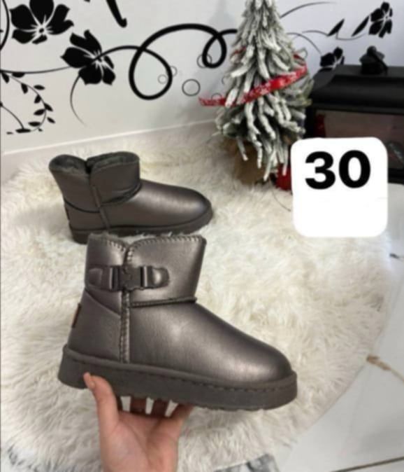 Ghetuțe și ugg-uri Preț redus