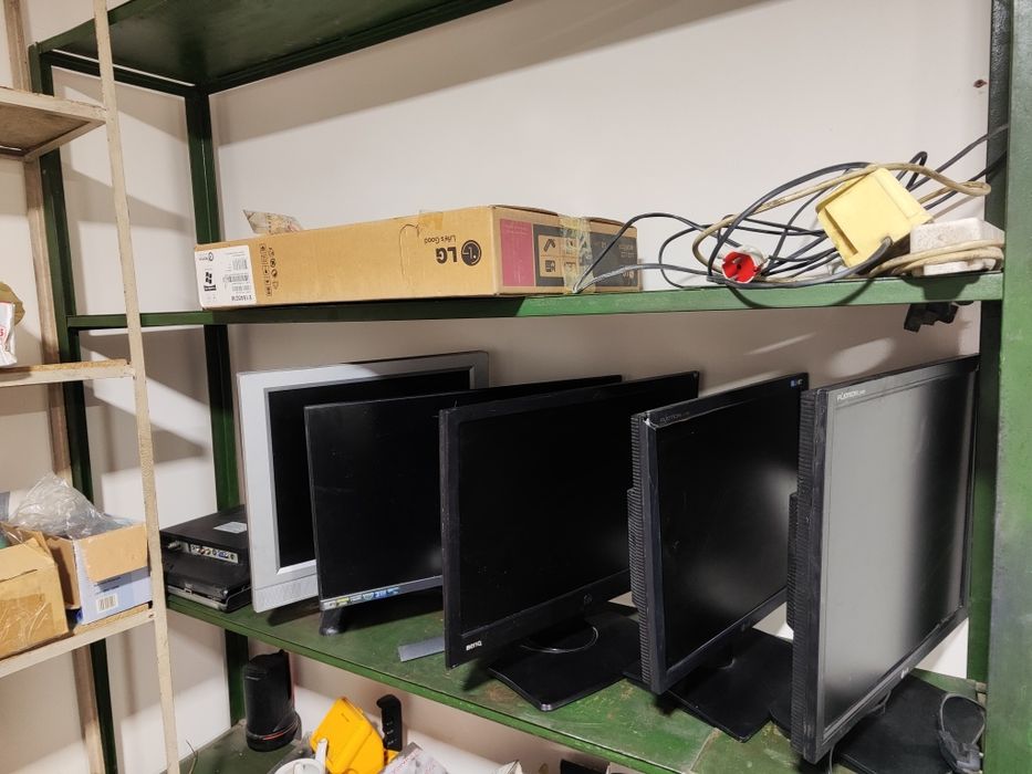 Мониторы не рабочие