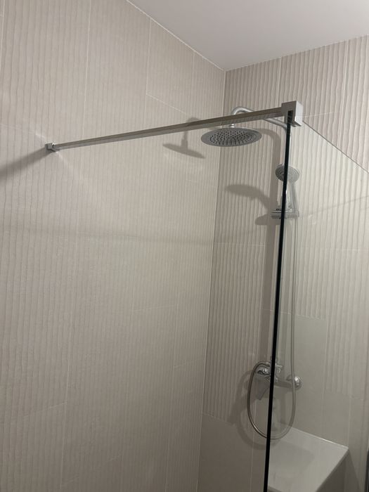 Perete dus walkin, Romstal, Altea, sticla securizata 8 mm, transparenta,anticalcar, profil crom, 100x190 cm  NOU