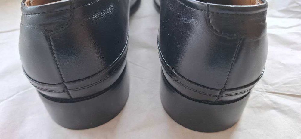 Туфли кожаные мужские. 
Польша. Черные. Erkaklar uchun charm poyabzal.