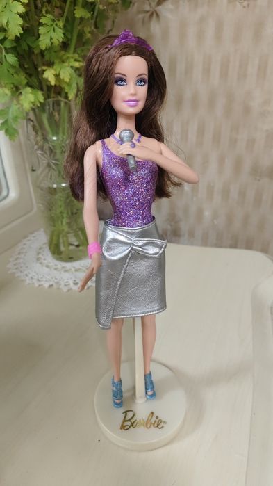 Mattel Barbie The Princess and The Popstar Keira 2012.