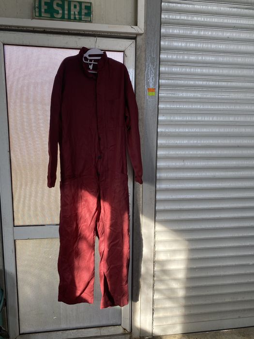 Combinezon de lucru in diferite activitati