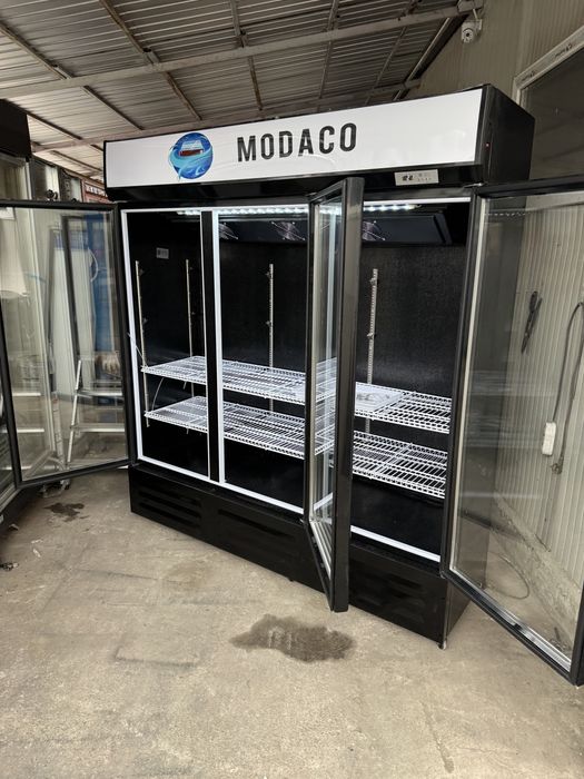 Vitrina frigorifica verticala cu 3 usi