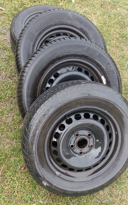4 гуми 195/65 R15 със джанти за VW