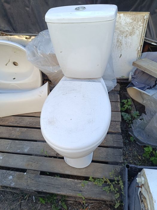 Продам унитаз б.у