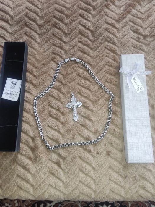 Продам.Комплект Цепь и крест.
