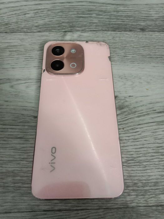 Продам телефон Vivo Y28