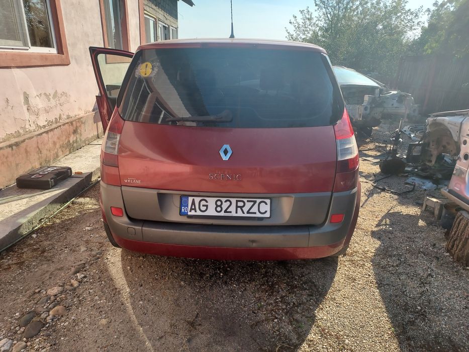 Dezmembrez Renault Scenic 1.9 dci