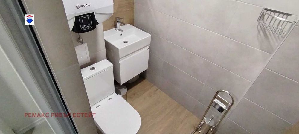 Дава се под наем Едностаен апартамент в Русе, Център - 43 кв.м за 408 € - Снимка #8